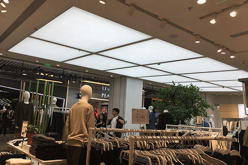 Gran centro comercial con Panel de luz de techo